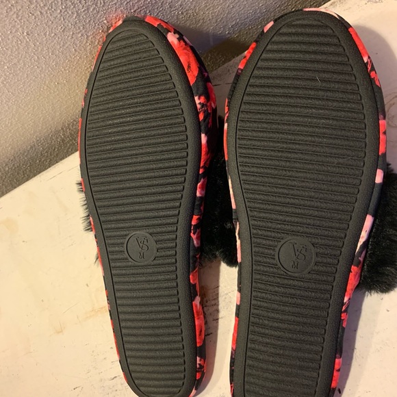 Victoria Secret Slippers - Picture 3 of 5
